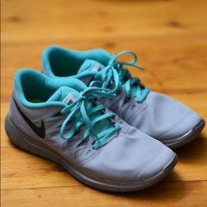 Nike running 5.0 size 9